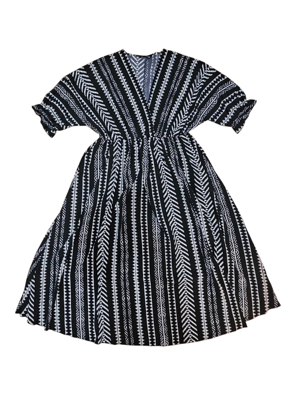 Black & White V-Neck Boho Maxi Dress - Picture 2 of 8